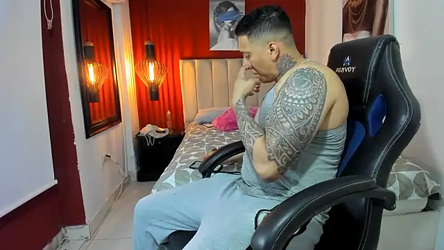 ethan dalton  online show from April 11, 3:00 am