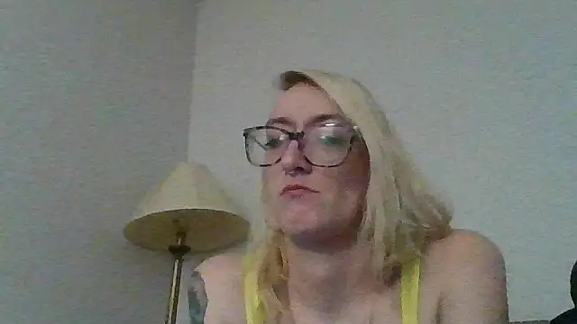 Kittaekatt online show from February 5, 3:55 am