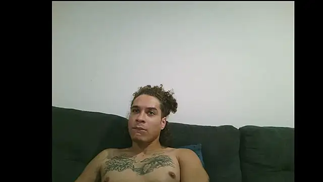 Snapshot of shurthingx chatting on January 13, 11:59 am shurthingx online show from January 13, 11:59 am