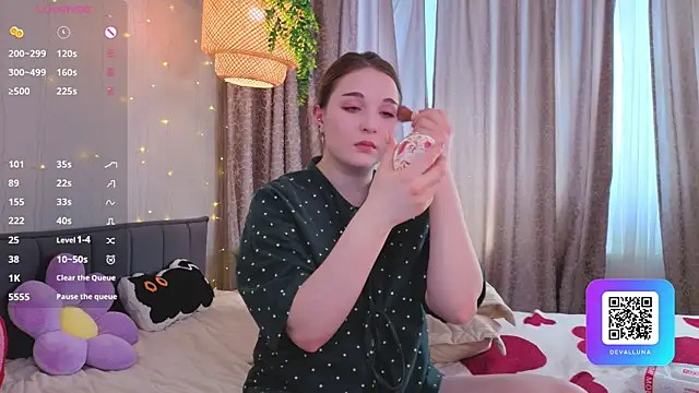 ConstanceHelms online show from April 8, 5:07 am