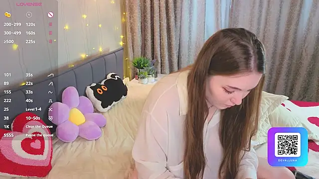 ConstanceHelms online show from April 19, 5:07 am