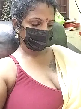 Snapshot of poojaa-rani chatting on November 20, 5:01 pm poojaa-rani online show from November 20, 5:01 pm