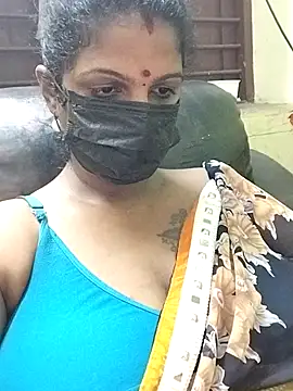 Snapshot of poojaa-rani chatting on December 4, 6:05 pm poojaa-rani online show from December 4, 6:05 pm