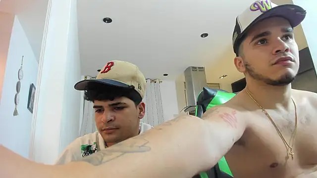 317894 online show from March 17, 12:26 am