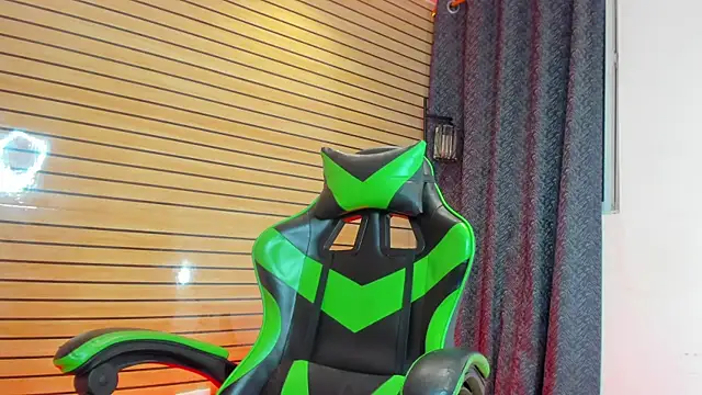 317894 online show from April 9, 7:47 am