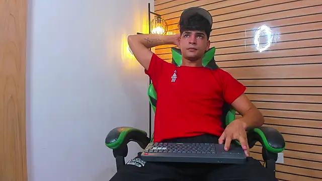 317894 online show from April 12, 7:02 am