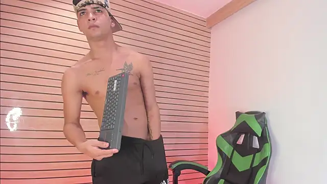 317894 online show from April 15, 11:06 am