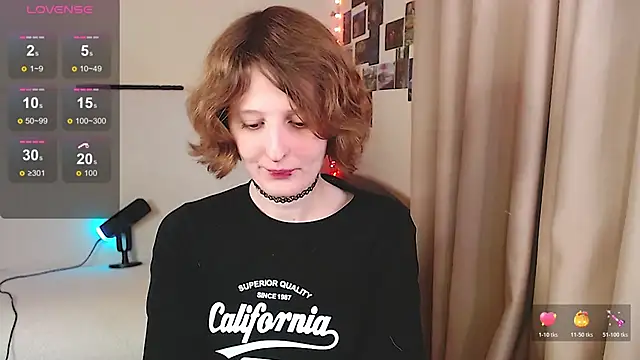 Snapshot of c0ralynx chatting on October 31, 11:22 am c0ralynx online show from October 31, 11:22 am