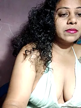 Snapshot of JENNIFERtamil chatting on May 17, 6:26 pm JENNIFERtamil online show from May 17, 6:26 pm