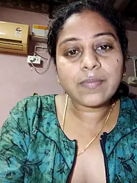 Snapshot of JENNIFERtamil chatting on May 18, 7:58 am JENNIFERtamil online show from May 18, 7:58 am