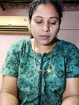 Snapshot of JENNIFERtamil chatting on May 25, 7:47 am JENNIFERtamil online show from May 25, 7:47 am