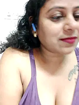 JENNIFERtamil online show from July 25, 6:49 pm