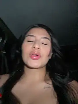 andrea gomes  online show from February 13, 6:09 am