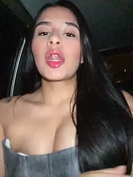 andrea gomes  online show from June 21, 7:22 am