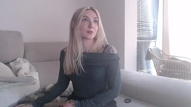 tattoobbgirl online show from November 14, 2:16 pm