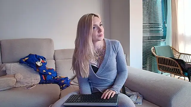 tattoobbgirl online show from March 3, 4:46 pm