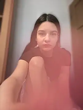 Snapshot of EvieSexy chatting on March 20, 7:47 am EvieSexy online show from March 20, 7:47 am