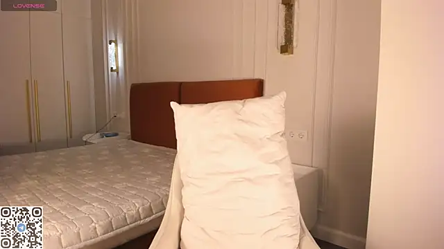 ayami lia online show from November 11, 12:10 am