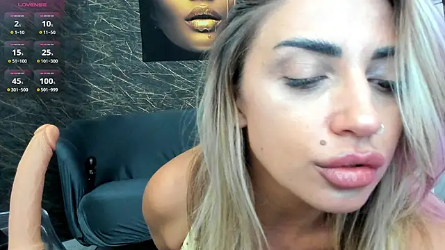 IzabelaTessa online show from October 1, 7:20 pm