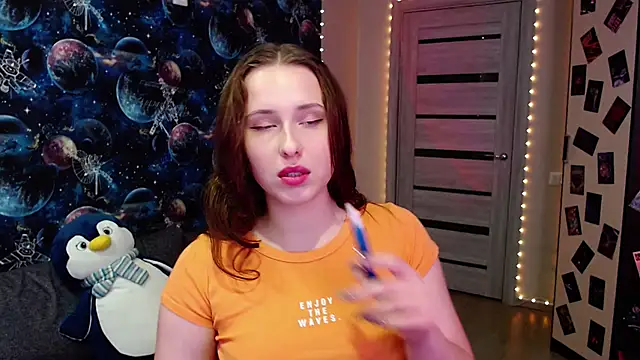 Snapshot of BarbiePieer chatting on October 17, 11:35 am BarbiePieer online show from October 17, 11:35 am