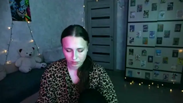 Snapshot of BarbiePieer chatting on November 23, 1:22 pm BarbiePieer online show from November 23, 1:22 pm