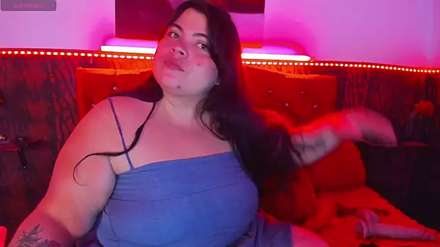 Snapshot of dirtyBBWplay chatting on April 25, 11:13 pm dirtyBBWplay online show from April 25, 11:13 pm
