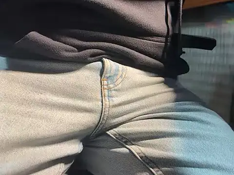 Snapshot of Max_965 chatting on November 15, 6:48 pm Max 965 online show from November 15, 6:48 pm