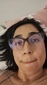 Elowyn online show from December 13, 10:15 pm