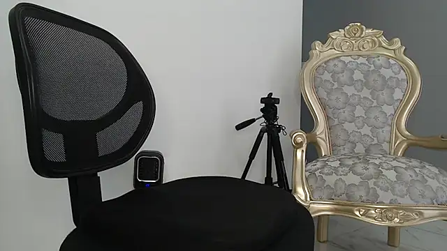 Snapshot of bigdick_monster1 chatting on July 6, 1:52 pm bigdick monster1 online show from July 6, 1:52 pm