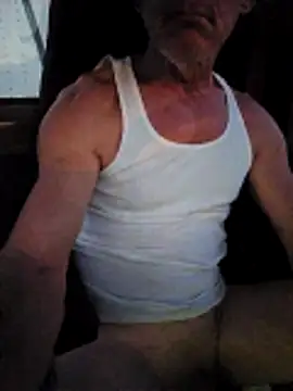 Snapshot of BigCokHawk chatting on February 9, 11:53 pm BigCokHawk online show from February 9, 11:53 pm