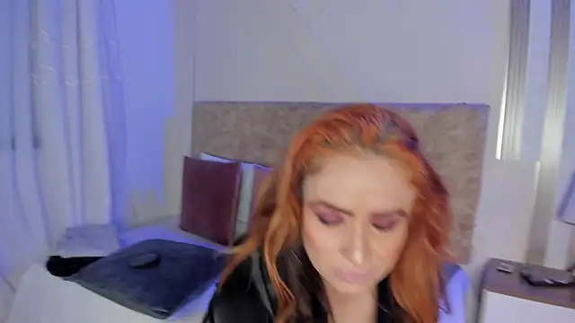 Snapshot of angelinarouse_ chatting on September 27, 4:39 am angelinarouse online show from September 27, 4:39 am