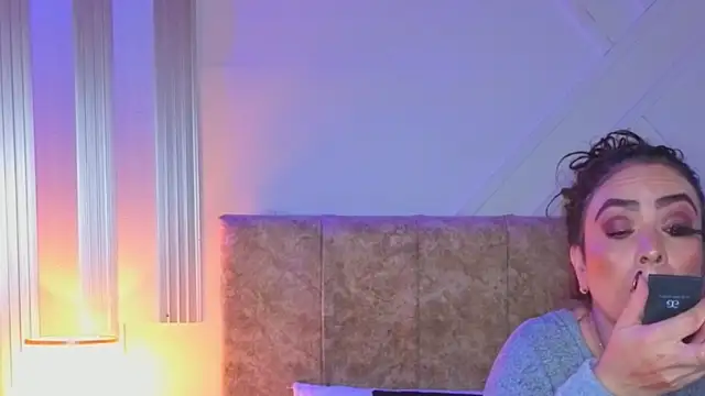 angelinarouse  online show from March 5, 2:51 am