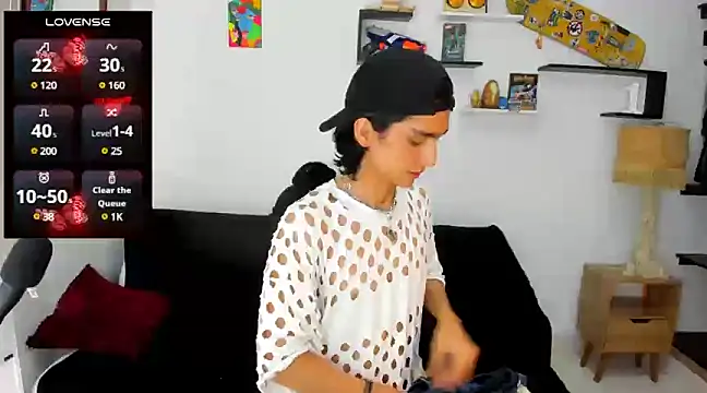 Snapshot of leoaddams22 chatting on March 18, 6:59 pm leoaddams22 online show from March 18, 6:59 pm
