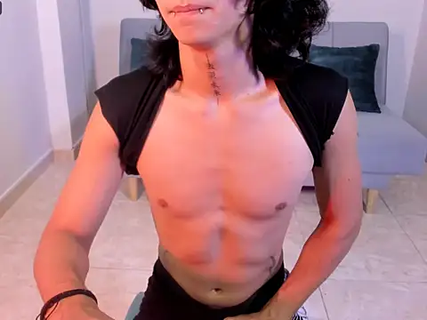 Snapshot of leoaddams22 chatting on September 21, 8:32 pm leoaddams22 online show from September 21, 8:32 pm