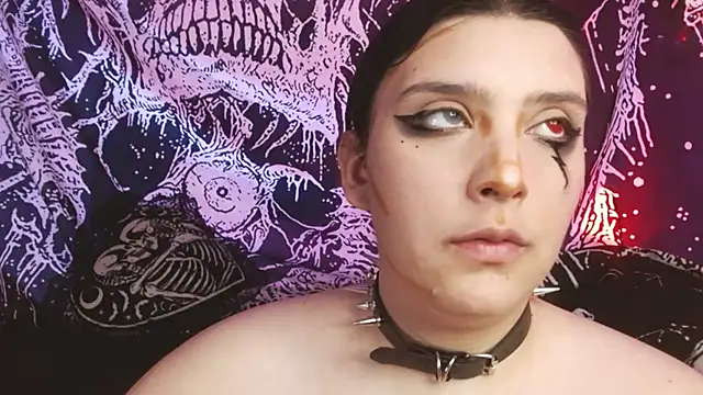 Snapshot of mikaskullcs chatting on November 14, 9:24 pm mikaskullcs online show from November 14, 9:24 pm