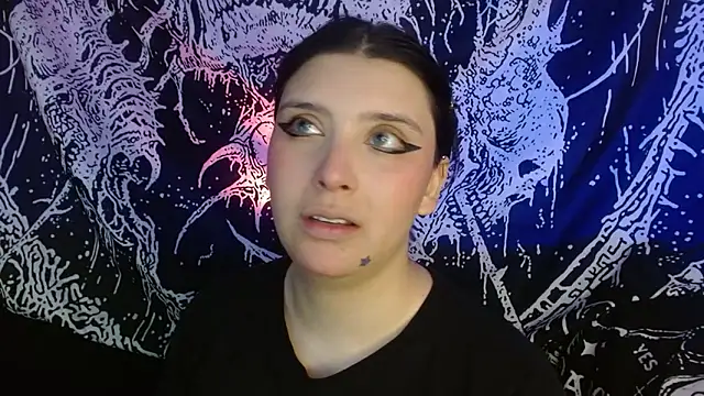 Snapshot of mikaskullcs chatting on December 3, 9:46 pm mikaskullcs online show from December 3, 9:46 pm