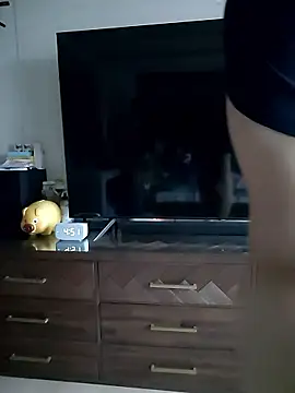 Snapshot of woonee827372 chatting on November 8, 7:52 am woonee827372 online show from November 8, 7:52 am