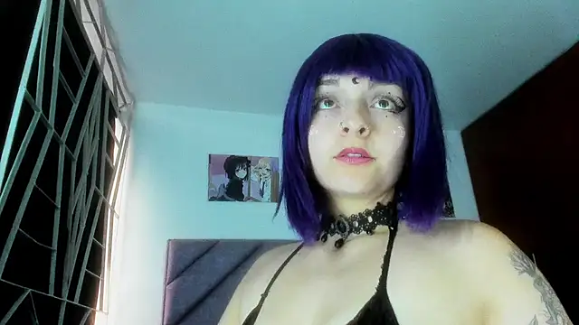 KARINNA  RAVEN online show from October 13, 10:32 pm