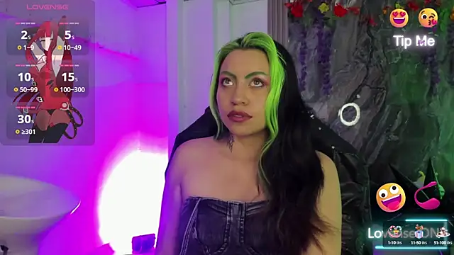 Snapshot of midory_ chatting on October 11, 3:39 am midory online show from October 11, 3:39 am