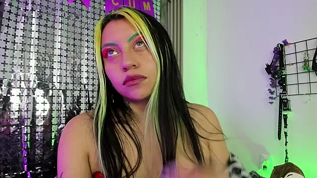 Snapshot of midory_ chatting on November 13, 3:49 am midory online show from November 13, 3:49 am