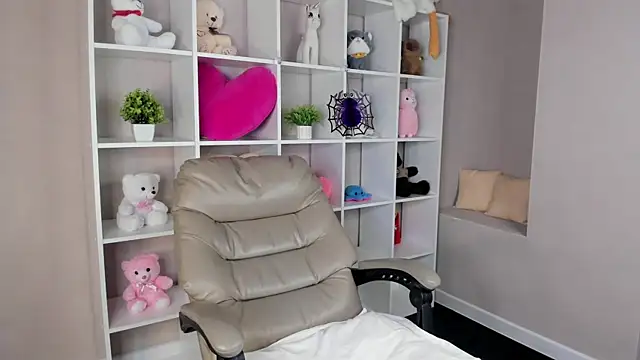 Joann Shermann online show from November 8, 1:17 am