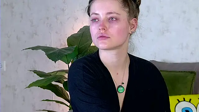 AshleyD  online show from December 4, 2:10 am