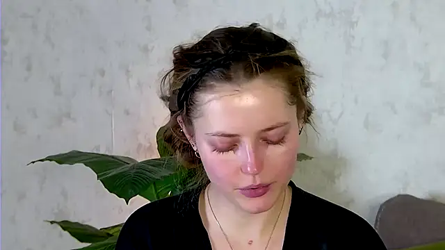 AshleyD  online show from December 5, 1:31 pm