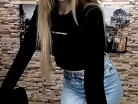 Snapshot of Doll_Angelina chatting on March 19, 10:00 am Doll Angelina online show from March 19, 10:00 am