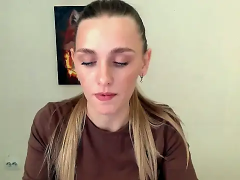Snapshot of Doll_Angelina chatting on October 4, 5:49 am Doll Angelina online show from October 4, 5:49 am