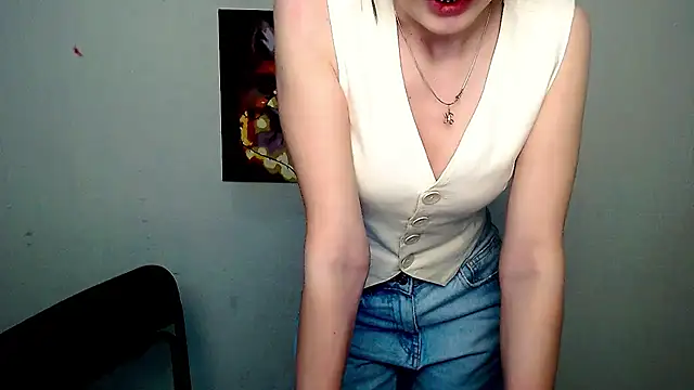 Snapshot of Doll_Angelina chatting on May 7, 7:36 am Doll Angelina online show from May 7, 7:36 am