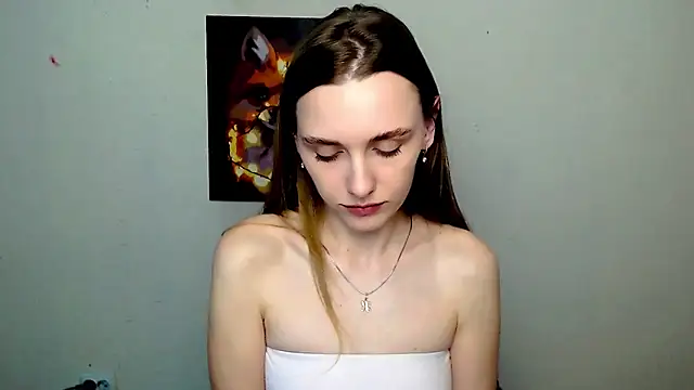 Snapshot of Doll_Angelina chatting on May 19, 5:58 am Doll Angelina online show from May 19, 5:58 am