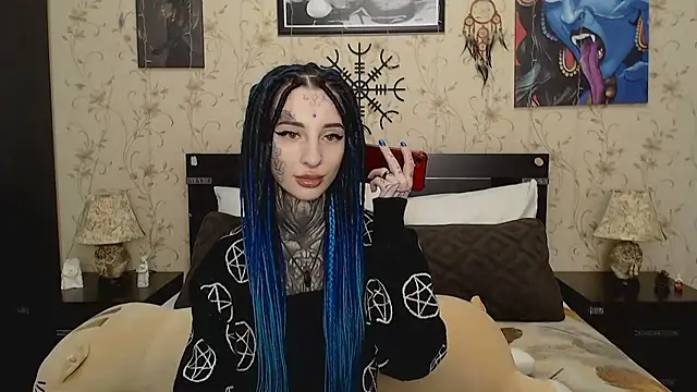 Snapshot of Velvetbat chatting on February 6, 7:02 am Velvetbat online show from February 6, 7:02 am