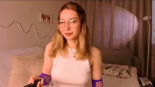 Lilo Sims online show from October 15, 2:22 am