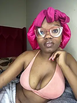 YummyMelanin117 online show from November 25, 7:47 pm